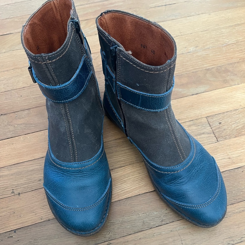 Stylish Turquoise Leather and Olive Suede Ankle Boots